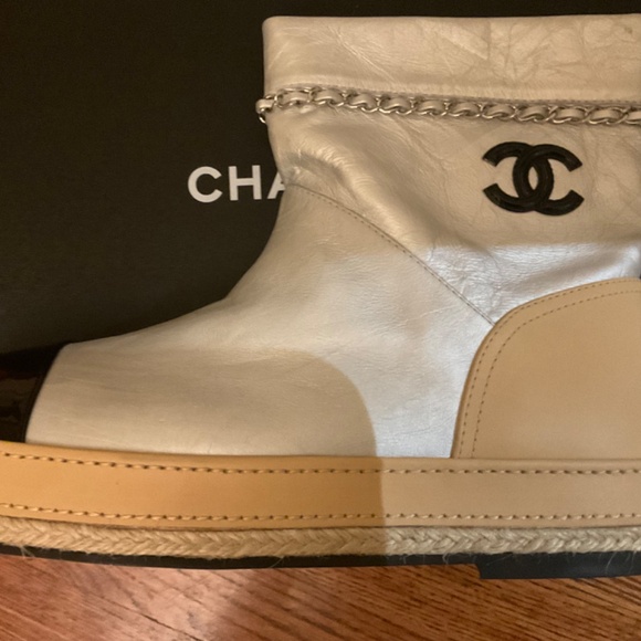 Chanel Leather Boots !! - Picture 9 of 10
